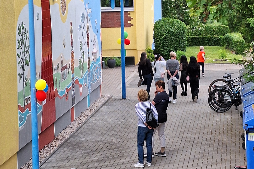 Besichtigung der Fassade "Mosaik"