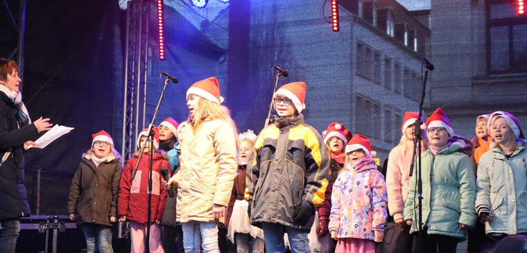 Den Artikel lesen: Chorauftritt zur Weihnachtszeit